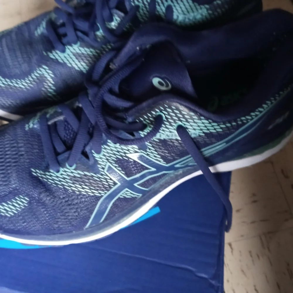 ASICS - Picture 6 of 8